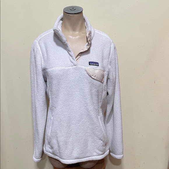 Patagonia Women's Off-White Fleece Re-Tool Snap Fleece Pullover - Picture 2 of 5